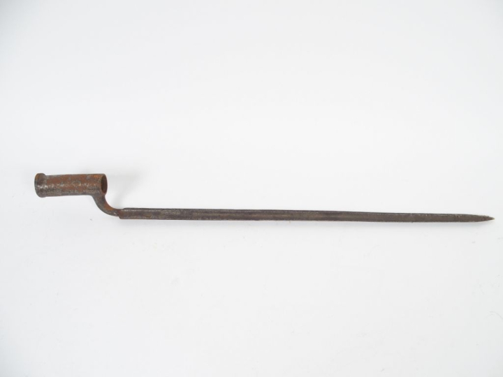 Baïonnette  à douille  de 556mm de long type Prussienne 1809. Douille 