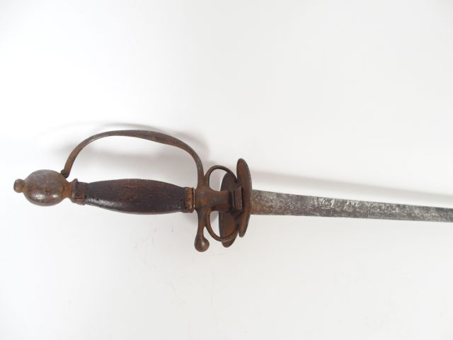 Epée de sergent modèle 1767, lame triangulaire à pans creux de 670mm d