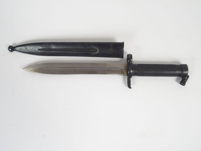 Baïonnette Suédoise modèle 1896, belle lame symétrique à 4 pans et à g