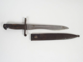 Vente aux enchères Baïonnette Espagnole Bolo modèle 1941, lame typique marquée “TOLEDO” a