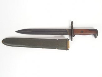 Vente aux enchères Baïonnette U.S type 1905  courte, lame symétrique à gouttière centrale