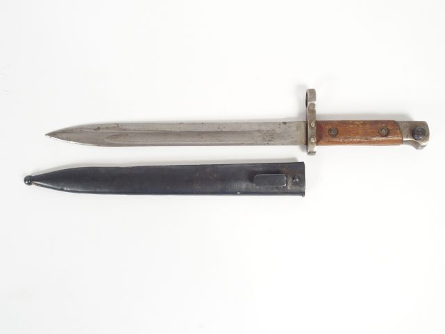Baïonnette Autrichienne M 95 marquage au ricasso  « OE WG ».Lame typiq