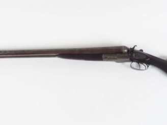 Vente aux enchères Beau fusil de chasse juxtaposé à chien de fabrication Anglaise calibre