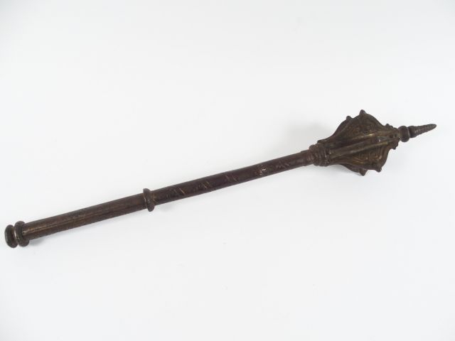 Masse d’arme à ailettes en fonte coulée époque Viollet –le –Duc.1