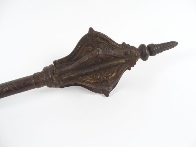 Masse d’arme à ailettes en fonte coulée époque Viollet –le –Duc.1