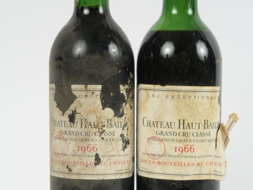 2 BOUTEILLES CHÂTEAU HAUT BAILLY GCC GRAVES - 1966 - 1 MEP/EA