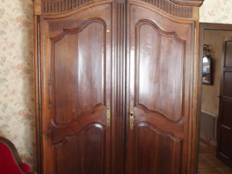 Vente aux enchères Armoire de style Louis XV