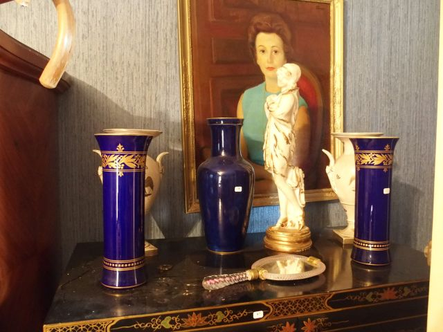Face à main en verre de Venise, paire de vases en porcelaine de style 