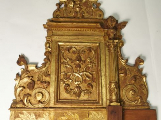 Vente aux enchères Paire d'éléments de retable XVIII ème en bois mouluré, sculpté et doré