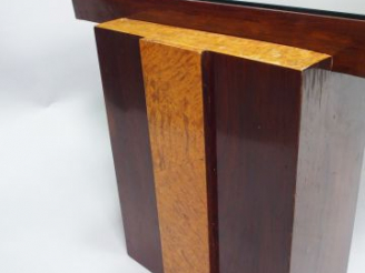 Vente aux enchères Table basse Art Déco en placage de palissandre et de loupe d'orme