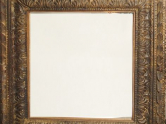 Vente aux enchères Miroir de style italien en bois sculpté et mouluré, à décor de rinceau