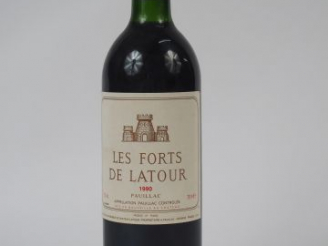 Vente aux enchères 1 BOUTEILLE LES FORTS DE LATOUR 2E VIN DU CHATEAU LATOUR 1ER GCC PAUIL