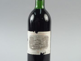 Vente aux enchères 7 BOUTEILLES : 2 BOUTEILLES CHATEAU YON FIGEAC ST EMILION 1992 - 5 BOU