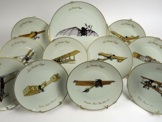 Vente aux enchères Collection d'assiettes en porcelaine de Limoges, service 'vieilles tig