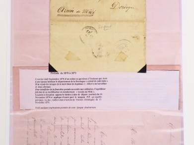 Bel ensemble de 33 plis sous franchise postale concernant la Ville de 