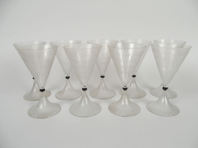 LALIQUE. Suite de neuf verres à pied, modèle 'Sélestat'