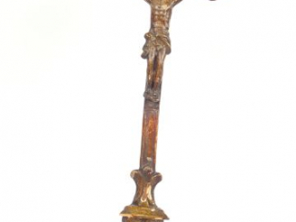Vente aux enchères Crucifix XVIIIe en bois polychrome. 51,5 x 28,5 cm