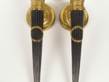 Paire d'appliques de style Empire en bronze et bronze patiné en forme 