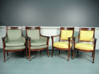 Vente aux enchères Mobilier de salon XIXème de style Empire en acajou et placage d’acajou