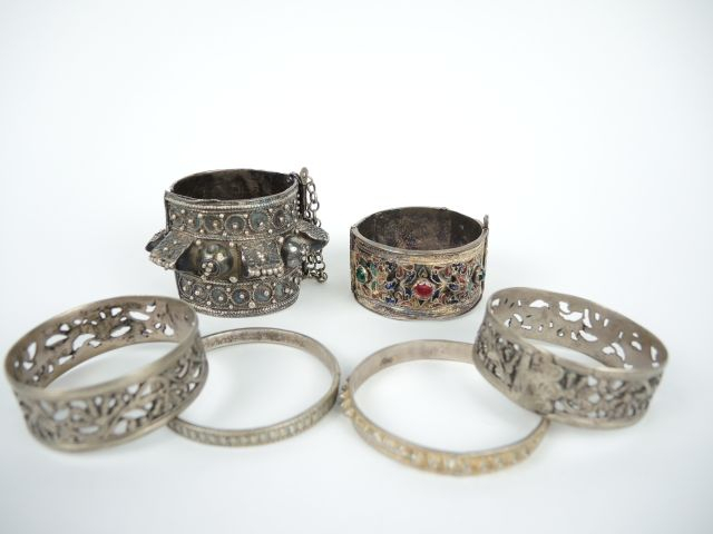 Six différents bracelets berbères en argent bas titre