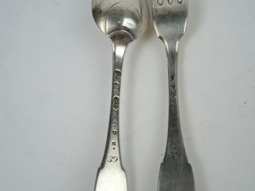 Fourchette et cuillère en argent XVIIIe. Poids : 139 g