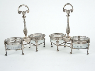 Vente aux enchères Paire de salerons doubles en argent, poinçon au coq, à décor de gaines