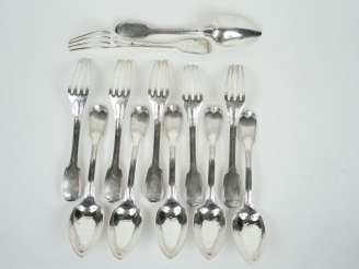 Vente aux enchères Suite de 6 couverts en argent, poinçon Vieillard, modèle à filet, mono