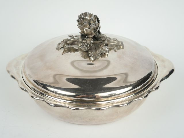 Légumier en argent, poinçon Minerve, belle prise en forme d'artichauds