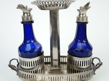 	Huilier/vinaigrier de style Directoire en argent étranger ajouré, fla