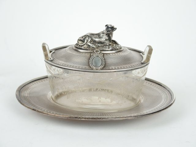 Beurrier en argent, poinçon Minerve, et cristal gravé. Prise en forme 