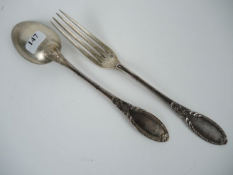 Vente aux enchères Couvert d'enfant de style Louis XVI en argent, poinçon Minerve. Poids 