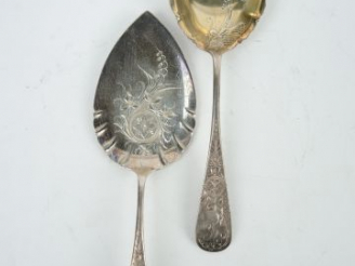 Vente aux enchères Service à glace en argent anglais. Poids : 174 g