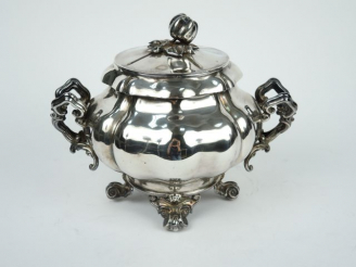 Vente aux enchères Sucrier Napoléon III en argent, poinçon Minerve, à décor de godrons, a