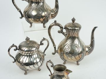 Service à café et à thé quatre pièces de style Louis XV en Sheffield ,