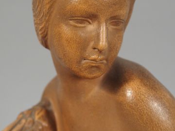 C. ALBERT, "Jeune fille dénudée  au bouquet de fleurs". Sujet en terre