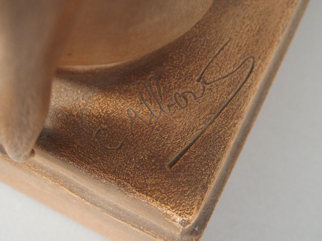 C. ALBERT, "Jeune fille dénudée  au bouquet de fleurs". Sujet en terre