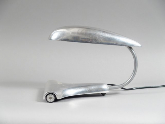 Vente aux enchères Lampe 1950 en métal chromé.