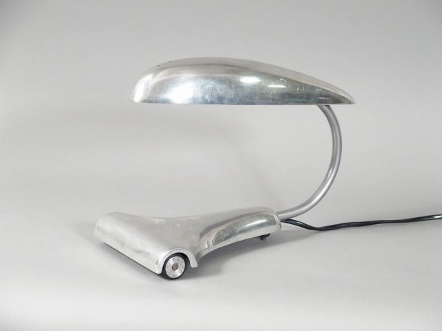 Lampe 1950 en métal chromé.