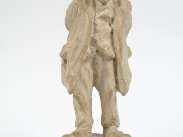 Sujet 1900 en biscuit, "Vieil homme au chapeau". Signé. H. : 26,5 cm