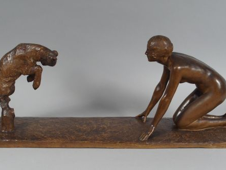 SILVESTRE, "Jeune fille au chevreau". Sculpture en terre cuite patinée