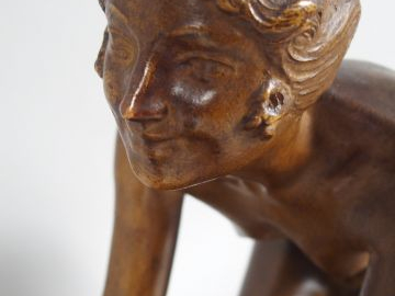 SILVESTRE, "Jeune fille au chevreau". Sculpture en terre cuite patinée