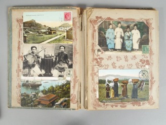 Vente aux enchères Album de cartes postales "Vues du Cochinchine et du Laos".