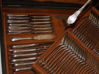 Vente aux enchères Partie de ménagère en argent, à décor rocaille, comprenant 12 couverts