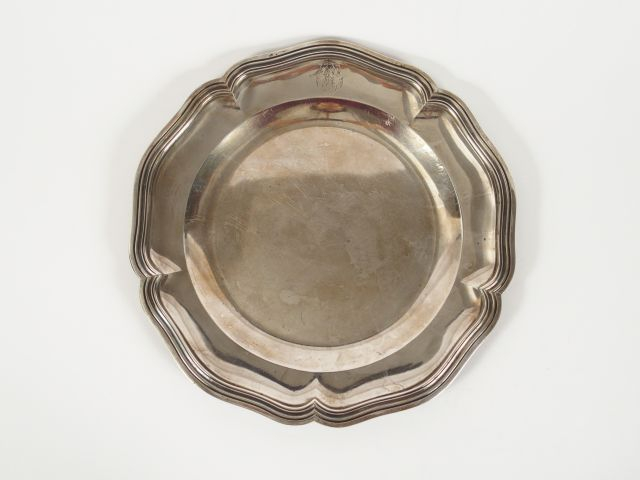 Jatte en argent de style Louis XV, poinçon Minerve. Poids : 700 gr