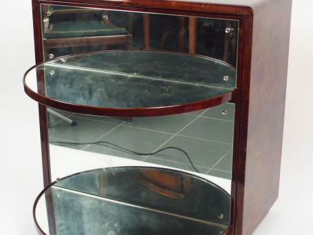 Bar moderne en loupe.