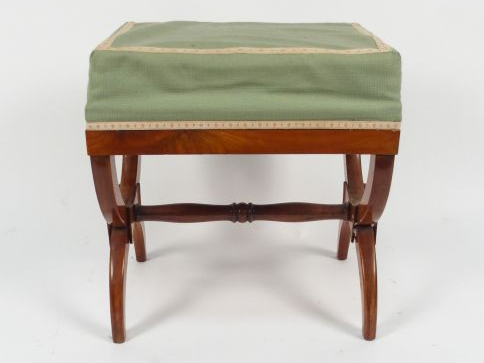 Tabouret de style Empire en acajou et placage d'acajou, piètement en X