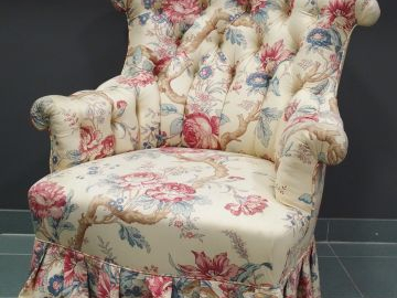 Mobilier de salon comprenant un canapé d'angle et une paire de fauteui