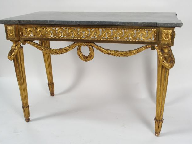 Console Louis XVI en bois sculpté doré, ceinture ajourée, dessus marbr