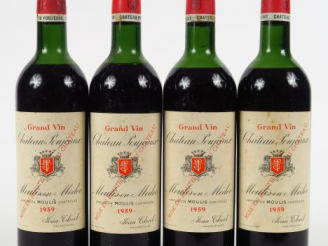 Vente aux enchères 4 BOUTEILLES CHÂTEAU POUJEAUX MOULIS - 1959 - MEP