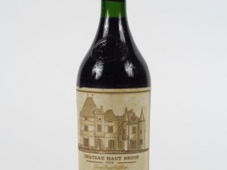 Vente aux enchères 1 BOUTEILLE CHÂTEAU HAUT BRION 1er GCC GRAVES - 1975 - 2 CM